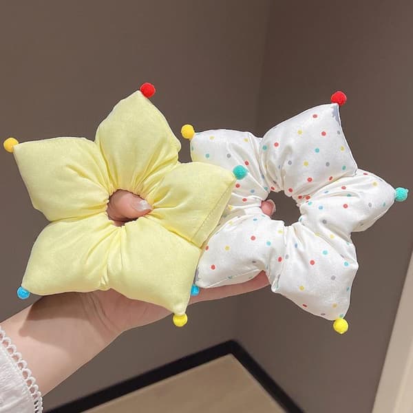 1 stk blomsterformede hårelastikker i ternet denim med skinnende stilarter til D