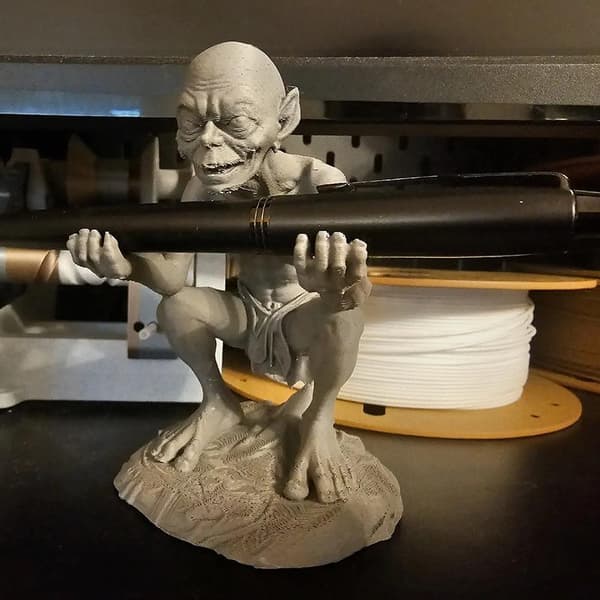 Gollum-formet PLA Penholder, Livagtigt Design, Robust Tekstur 1pc