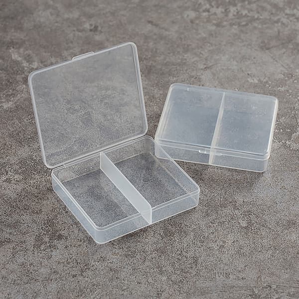 Firkantet gennemsigtig opbevaringsboks i plast til småting Clear