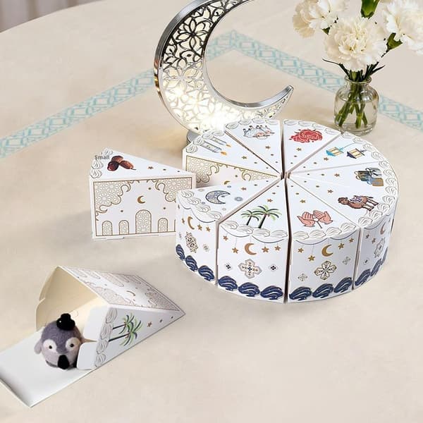 10 st triangulära tårtformade presentförpackningar i papper för kakor, godis, baby S 10pcs