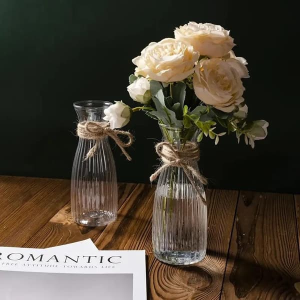 Plastikvaser er velegnede til DIY blomsterarrangementer A10