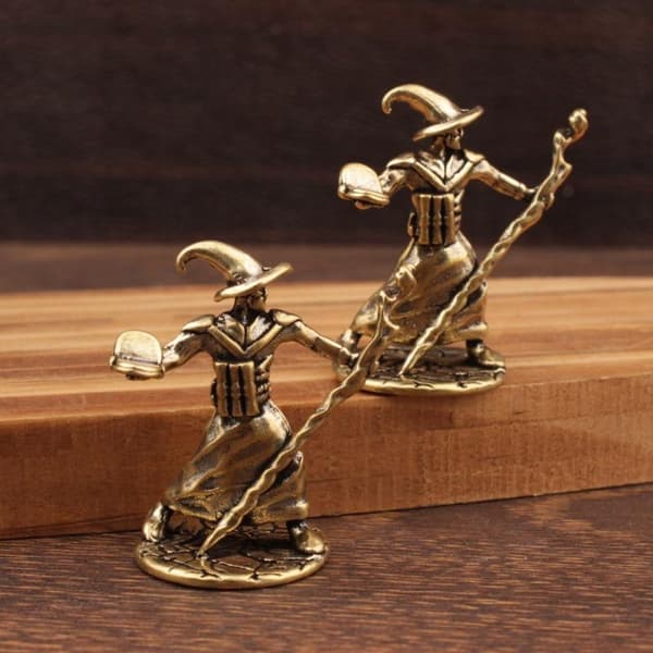 1 stk. messing krage-magiker minifigurmodel til bordplade RPG-indretning 1