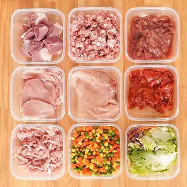 Förseglad plastbehållare för förvaring i kylskåp Clear
