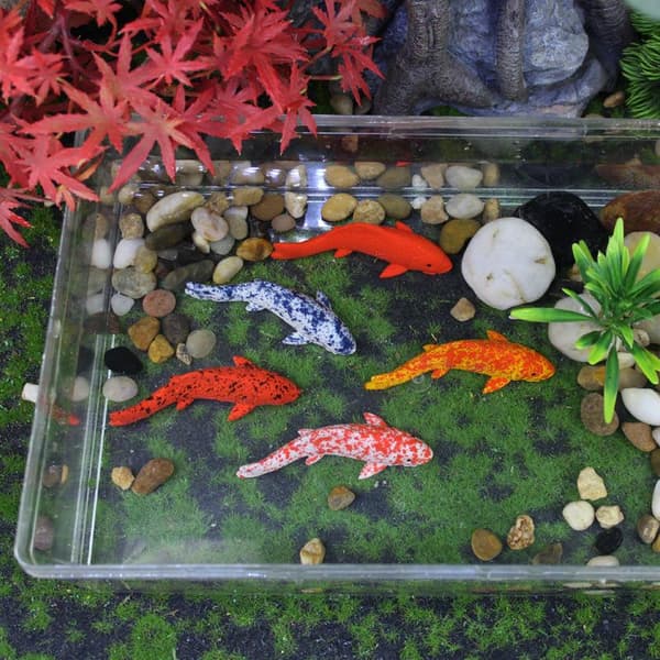 Present Tecknad Mini Koi Fisk Prydnad Harts Hantverk e Karp Figur M A2