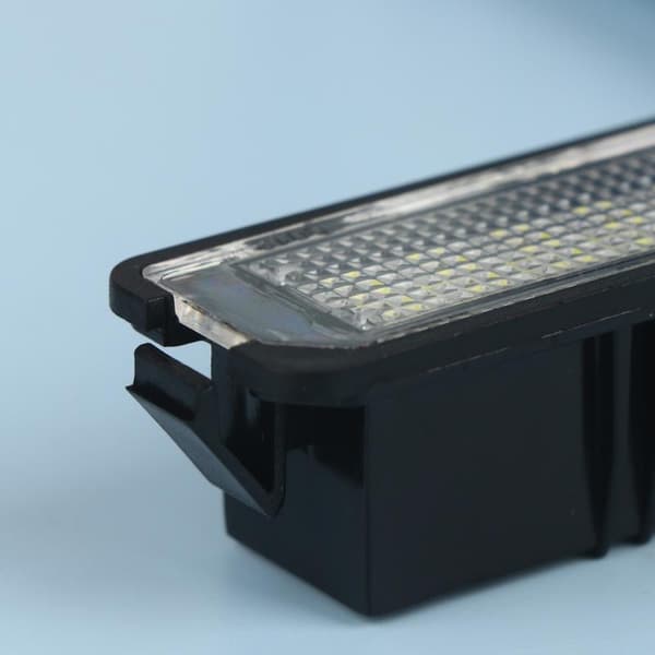 1/2 stk 12V LED-skiltlys til bil for CC Eos Golf 4 5 6 1pcs