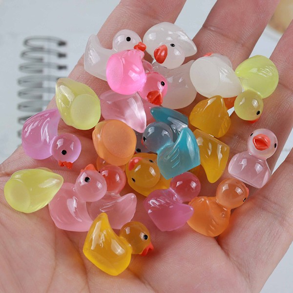 50 stk. Miniature Resin And Figuriner Ornamenter Lysende Have