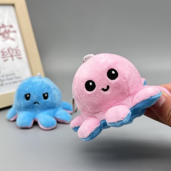 Mini Octopus e Plys dukke omvendt legetøj nøglering Kawaii Fluffy St A4