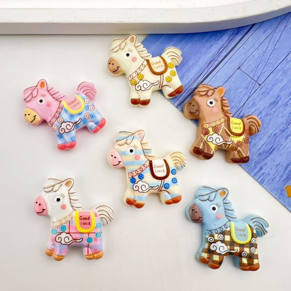 10 st tecknade DIY-hartstillbehör Cabochon Flatback e Pony Em A9