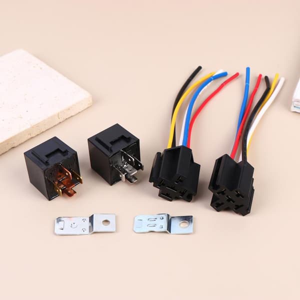 Bilrelä 12V/24V 5Pin 40A Bilrelä med kabelstam Auto R 12V 5Pin