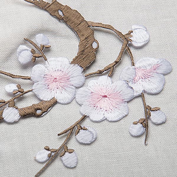 Vacker broderad plommonblomma blomma lapp järn/sy på app Red