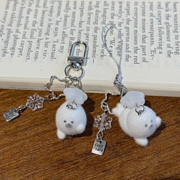 1/2 stk. Flocking Snowflake Seal Nøglering Fluffy e Cartoon Marine A2