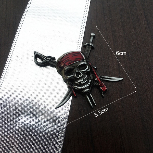 Car Styling 3D Metal Pirate Skull Emblem rintanappitarrat Silver