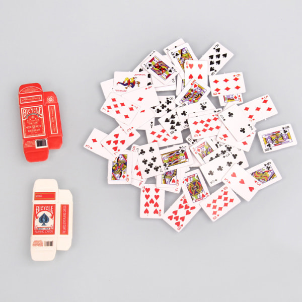 1Set 1:12 e Miniature Dollhouse e Mini Poker Spelkort Doll Red