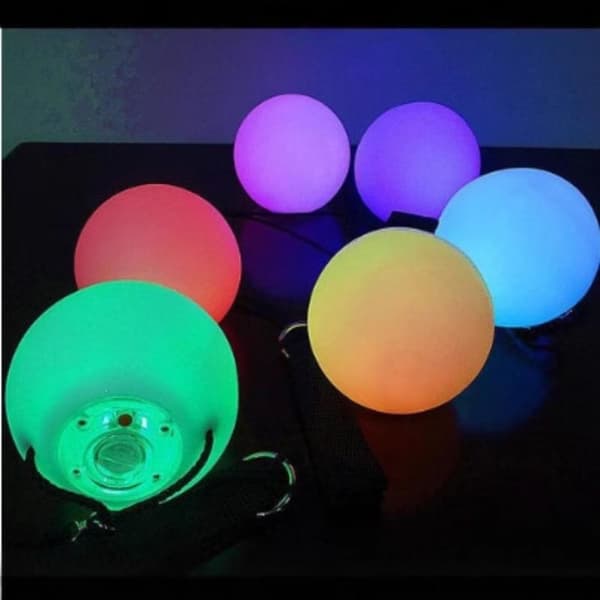 LED Farverig Lysende Kugle, Der Skifter Farver, Svingkugle Til D 1pc