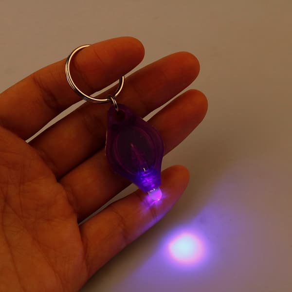 Mini supermikro kirkas LED-retkeilytaskulamppu avaimenperä Red