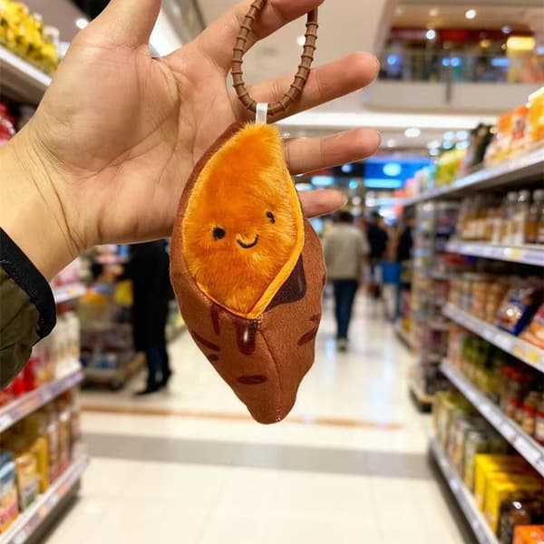 Rolig e Tecknad Rostat Sötpotatis Plyschleksak Nyckelring Väska Hänge A2