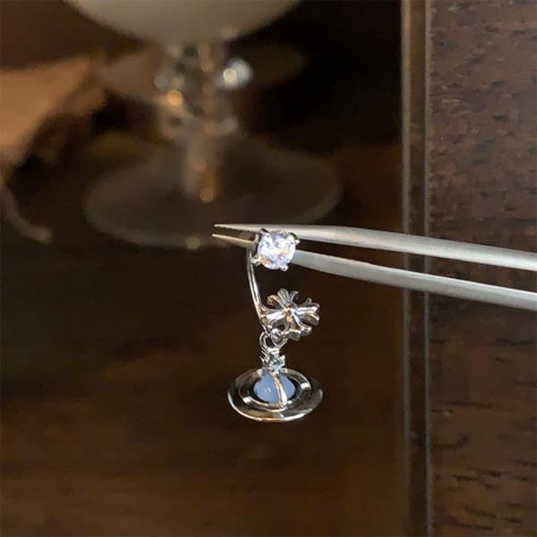 Trendy Mote Saturn Planet Brusk Stud Øredobber Ørepiercing A1