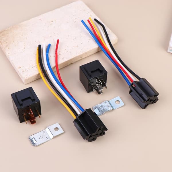 Bilrelä 12V/24V 5Pin 40A Bilrelä med kabelstam Auto R 12V 5Pin