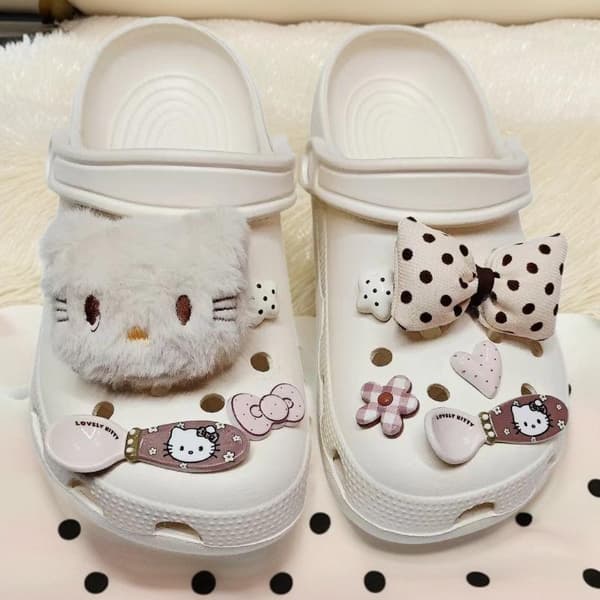 9 stk. e Bow Hello Kitty plysj sko charms dekor for tresko sanda