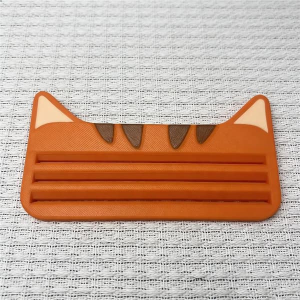 Bärbar kattgodisdispenser Kattpåsskrapa Kattremsa A5