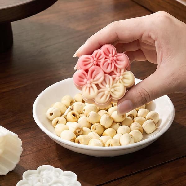 Månefest Rund Månekakeform 75g Peonblomstform 2