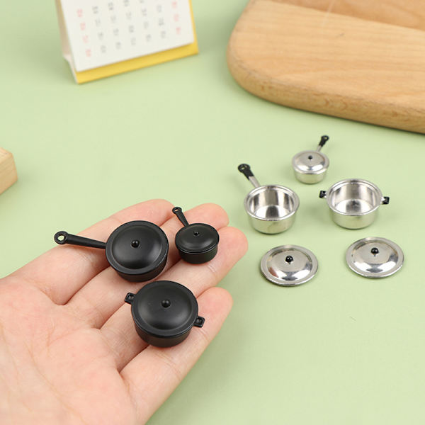 3 st i 1 set 1:12 Dockhus Miniature Long Handle Pot and Milk Black