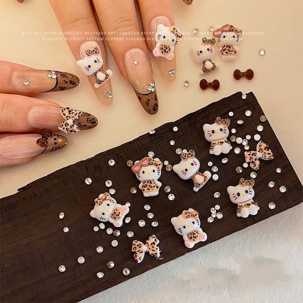 Sanrio kynsikorukoristesarja Hello Kitty strassikiviä Mani
