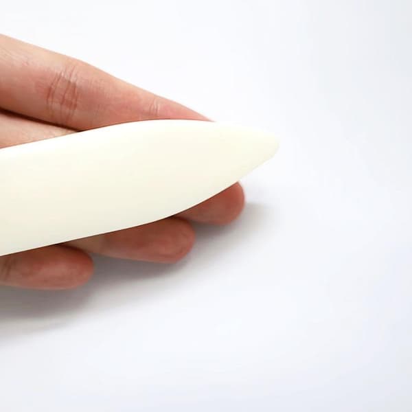 2 st benfärgade origamiskrapverktyg med slät kant, hållbart material