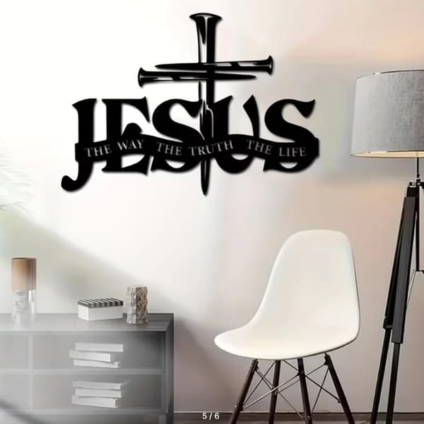 Metallinen Jeesus-ristiseinäkoriste Black