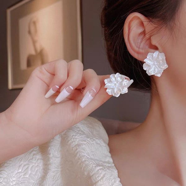 White Flower Stud örhängen för kvinnor Flower Earring Teens Girl White