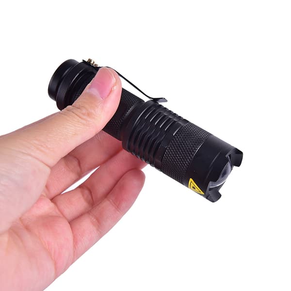Punainen/vihreä/sininen valonsäde LED-taskulamput Night Vision taskulamppu Green
