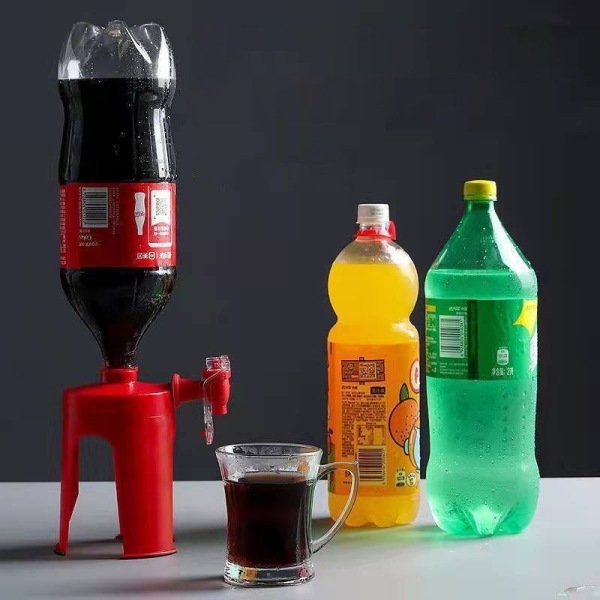 Magic Coke Saver Soda Drinkware Opp ned Vann Disp 01