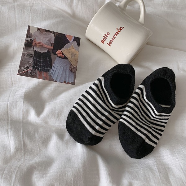 Raidalliset Invisible Socks Yksinkertainen ja monipuolinen College Combed Cot A3