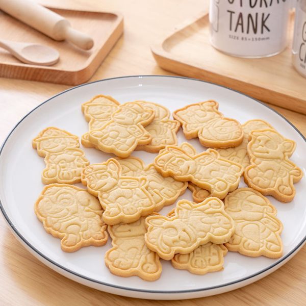6PC Hundebakeformsett DIY 3D tegneseriefigur Modell Cookie ters 6pcs/lot