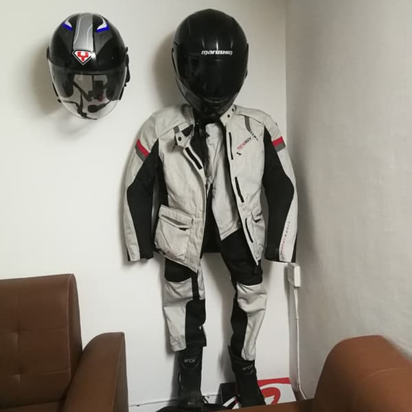 Hattkepsförvaringsställ för hjälm Black