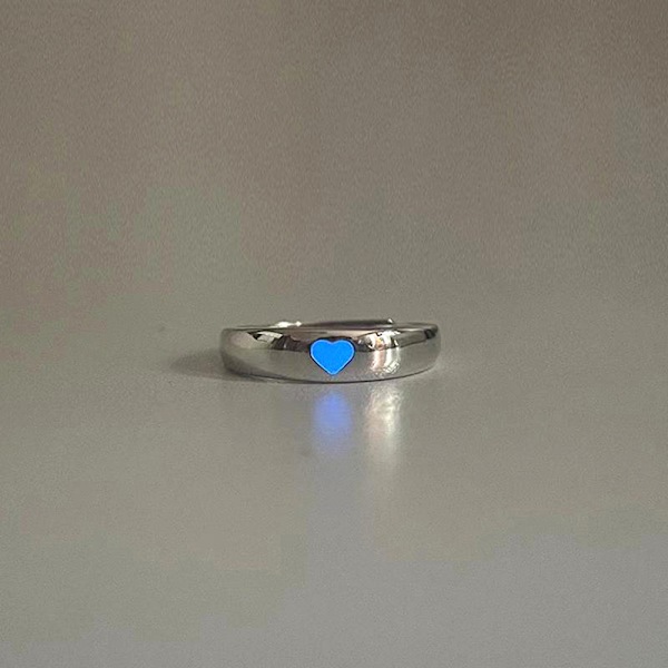 Luminous Love Heart Ring Glow In Dark Fashion Säädettävä pari A4