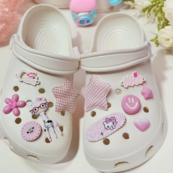 11 stk. e Smiling Star Fork Hello Kitty skodekor til sandaler og