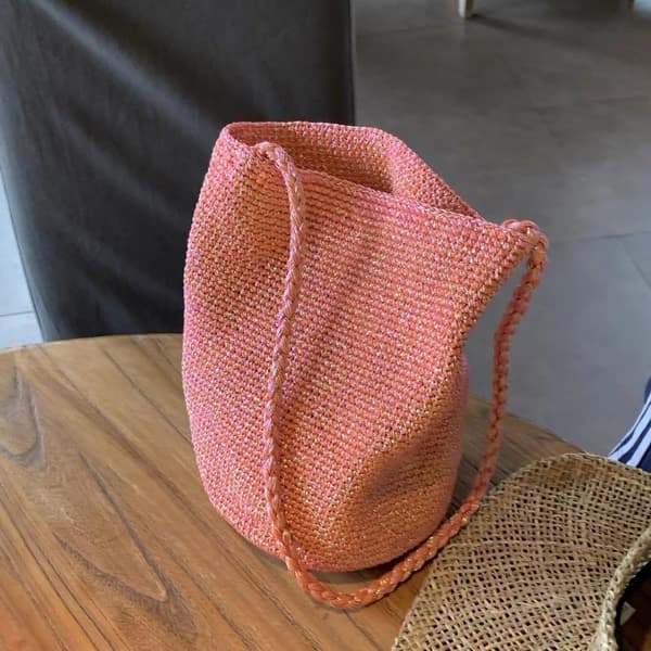 Stor handvävd hinkväska i enfärgad boho-metallinje Blue