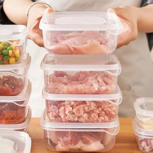 Förseglad plastbehållare för förvaring i kylskåp Clear