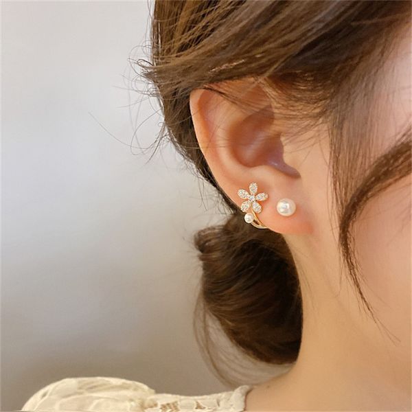 1 Par Lätt Lyxig Imitation Pearl Flower Stud Örhängen Crystal 02