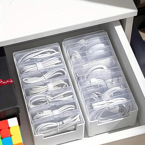 Gjennomsiktig boks med flere rom for ladekabler B White 8pcs