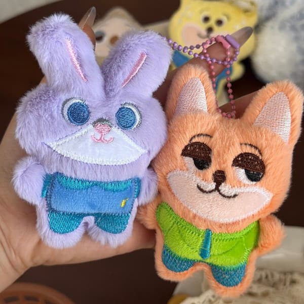e Zootopia-hahmo, pehmolelu Nick Judy, vilkkuva syntymäpäivälelu G A1