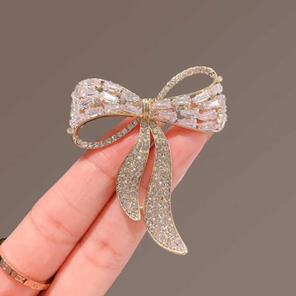 Sløjfe Rhinestone Broche Kvinde Simple Personality Pin Anti-li