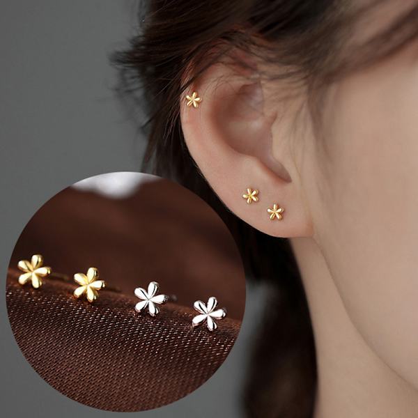 1 Par Simple Guld Øreringe Sølv Mini Small Flowers Ear Stud P Silver