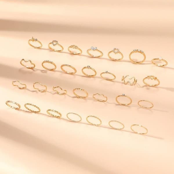 28 STK Legering Stabelbar Ringsæt Skinnende Rhinestone Hjerte Stjerne Des A3