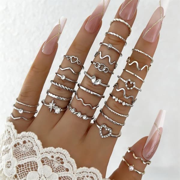 28 STK Legering Stabelbar Ringsæt Skinnende Rhinestone Hjerte Stjerne Des A3