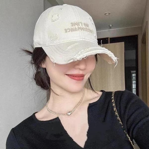 Ny baseballcaps med tredimensjonalt broderi som gjør Y A2