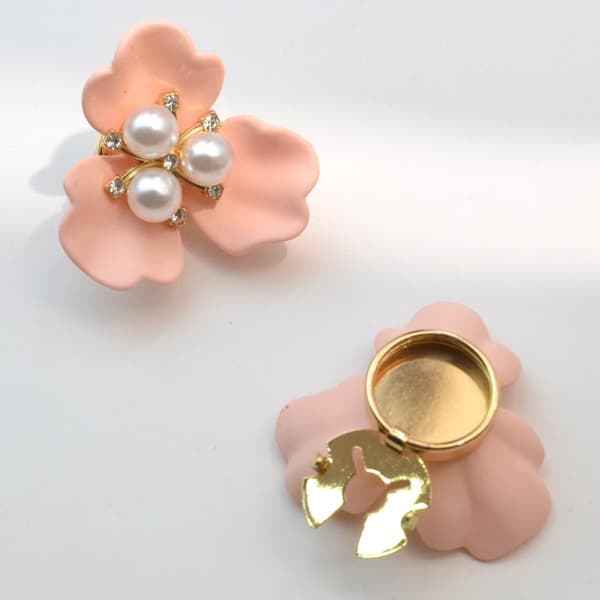 Trebladet Blomst Perle Manchetknapper Rhinestone-udsmykkede Clips A2