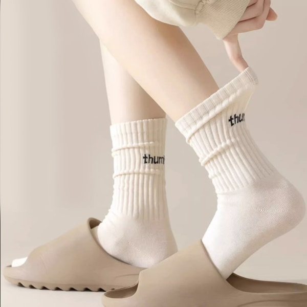 Ins Fashion e Letter Middle Tube Socks College Student Sokker Beige