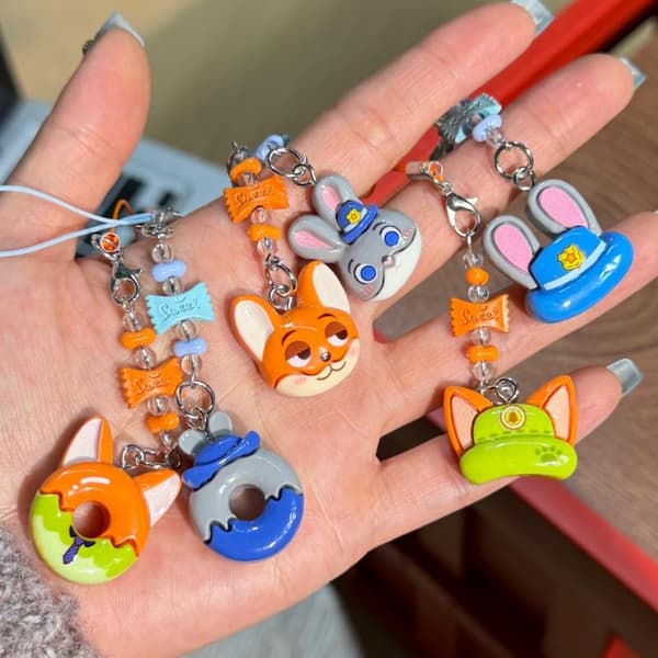 1/2 st Zootopia Nyckelring Tecknad Räv Telefon Snodd Väska Hängande A7
